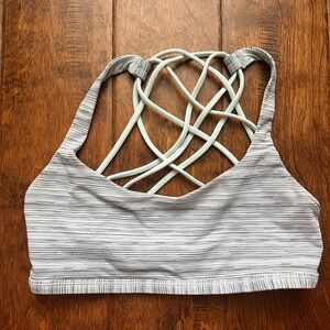 Lululemon Free to Be Sports Bra / Size 4